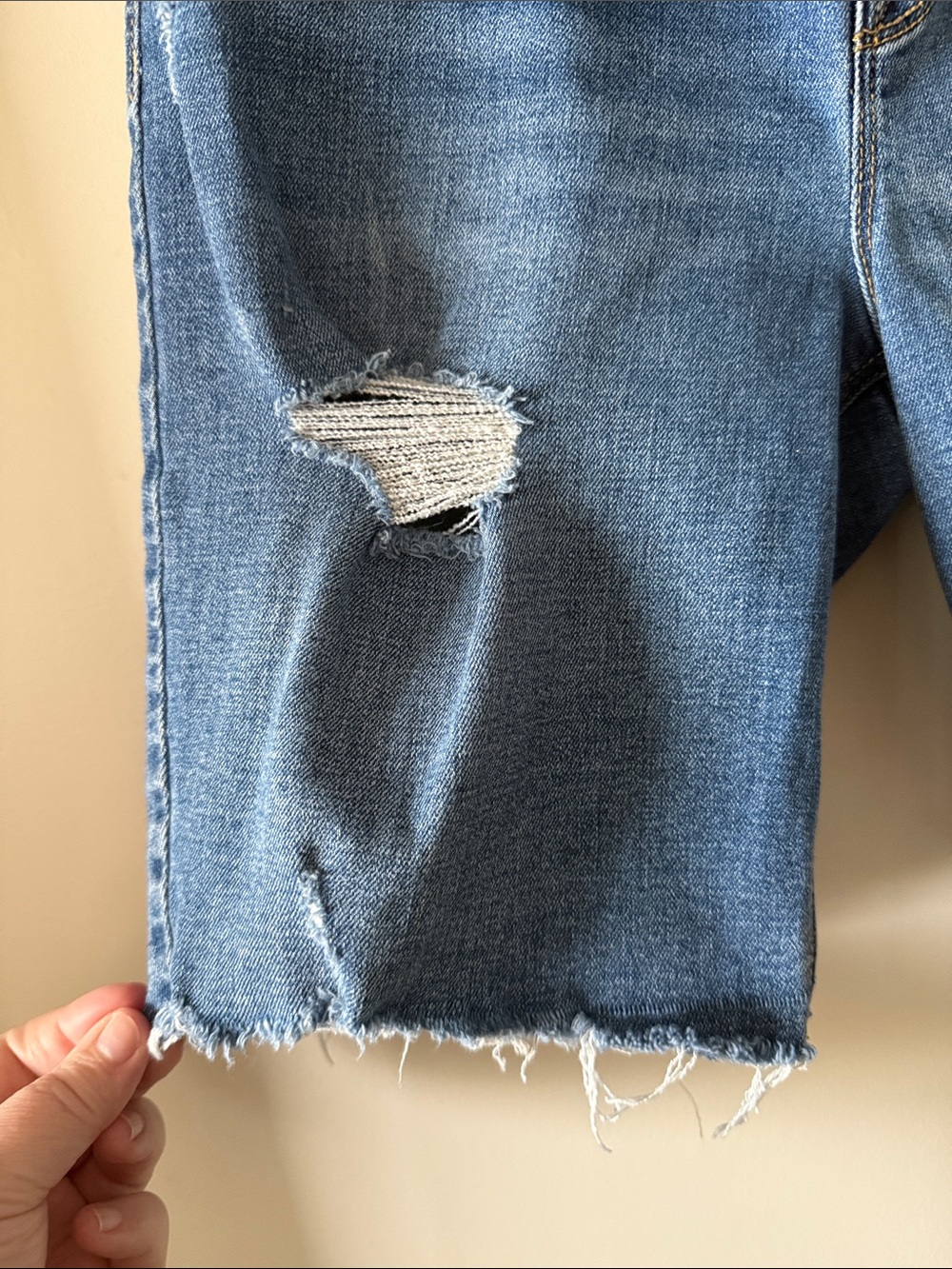 Old Navy Distressed Denim Bermuda Shorts - Picture 4 of 7